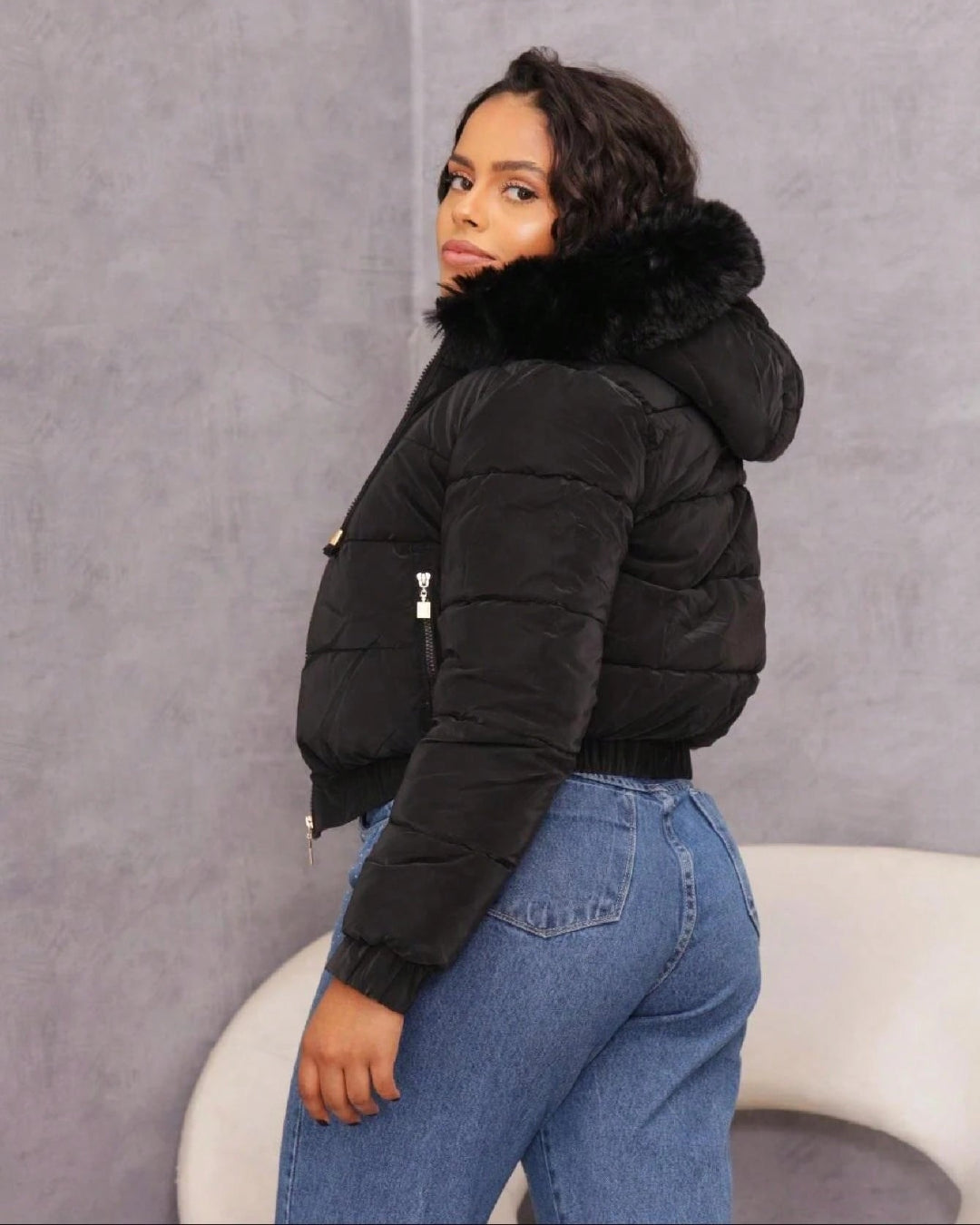 Jaqueta Feminina Puffer Peluciada e Touca Removível Pretra