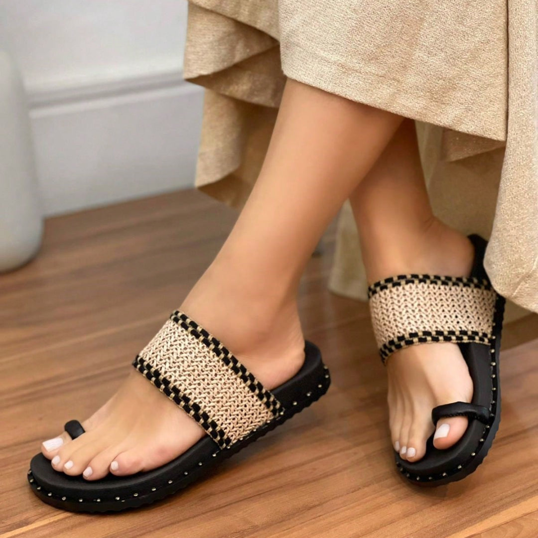 Papete Feminina De Dedo Detalhe Tressê Artesanal Preta