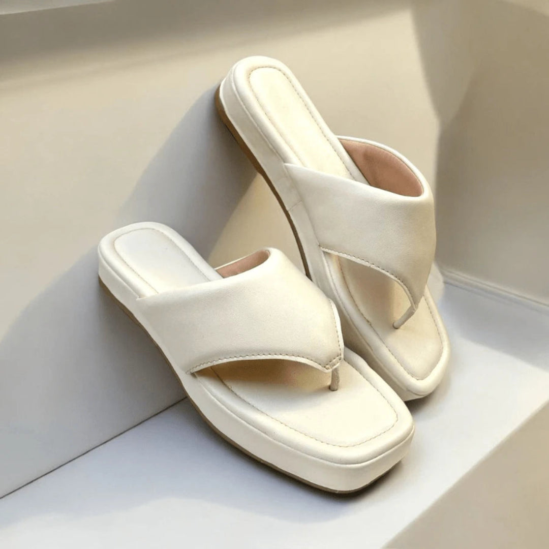 Papete Feminina Flatform Modelo Chinelo De Dedo Off White