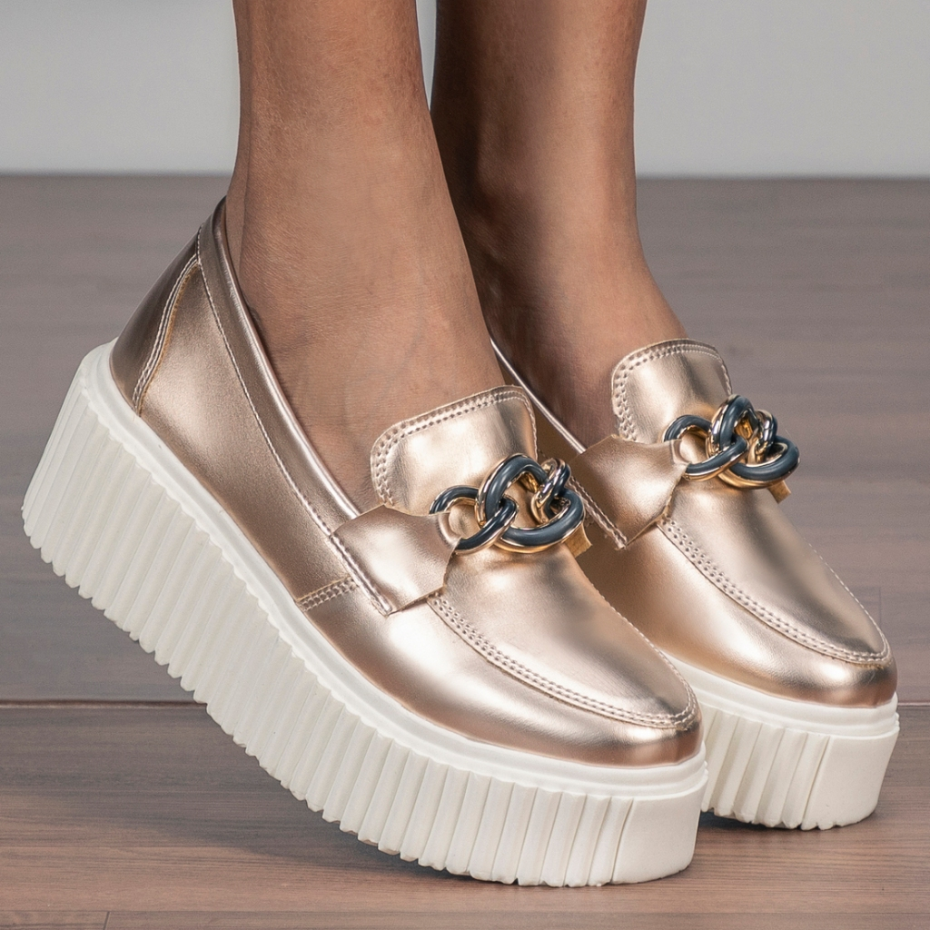 Tênis Slip On Mocassim Feminino com Sola Alta – Estilo e Sofisticação no Dia a Dia