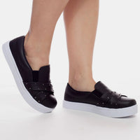 Tênis Slip On Feminino Tiras Cruzadas e Tachas – Visual Sofisticado e Prático