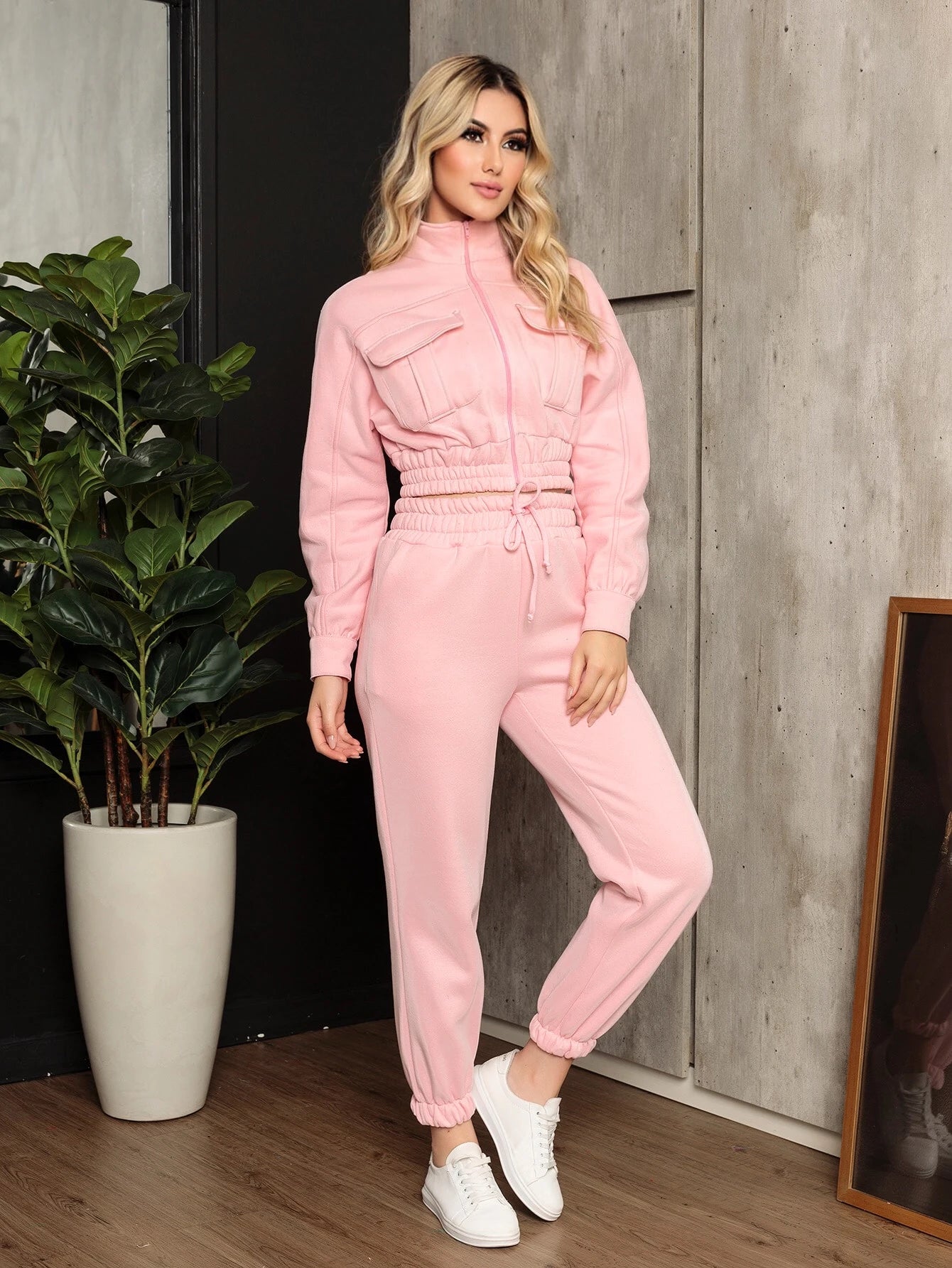 Conjunto Feminino Moletom Cropped com Calça | Look Confortável e Estiloso para o Frio
