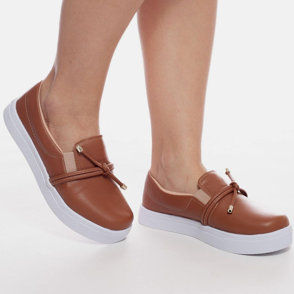 Tênis Slip On Feminino Tiras Duplas – Prático, Moderno e Versátil