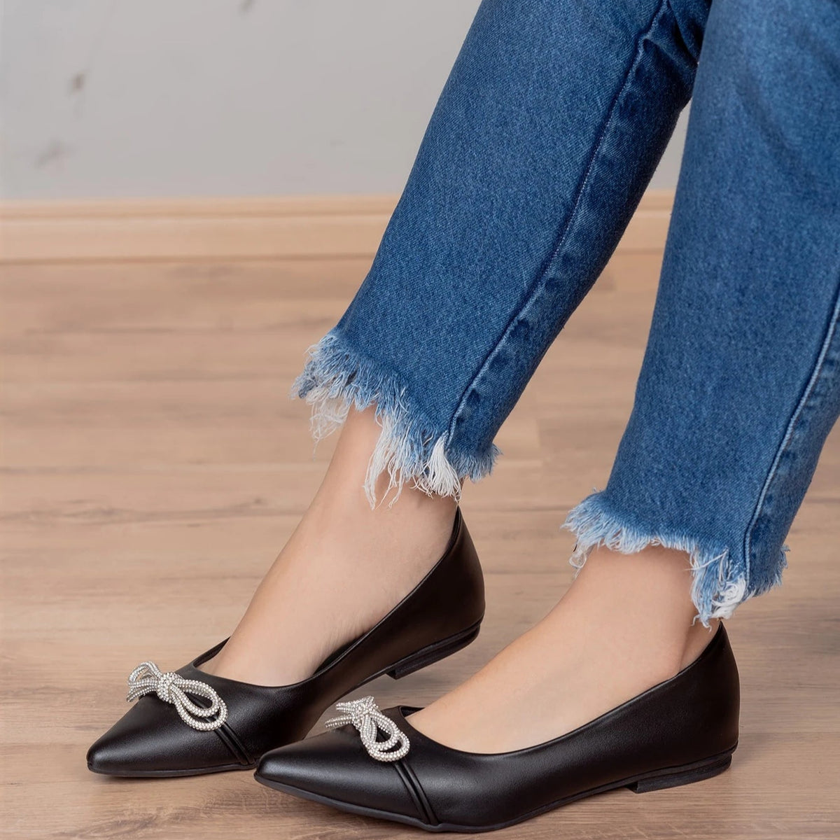 Vendedor Indicado
Sapatilha Feminina Laço Strass Salto Bico Afinado Luxo Elegante
