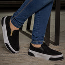 Tênis Slip On Feminino em Camurça Com Solado Antiderrapante 