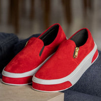 Tênis Slip On Feminino em Camurça Com Solado Antiderrapante 