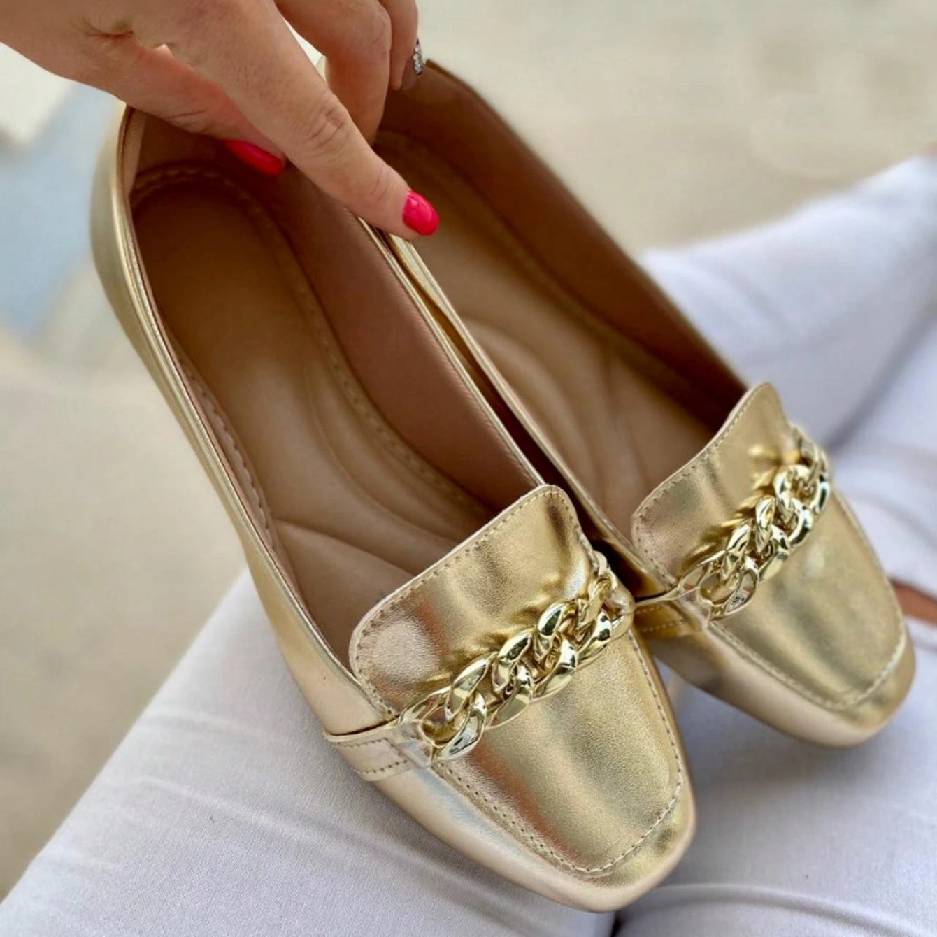 Sapatilha Mocassim Feminina Bico Quadrado com Corrente – Confortável, Luxuosa e Elegante