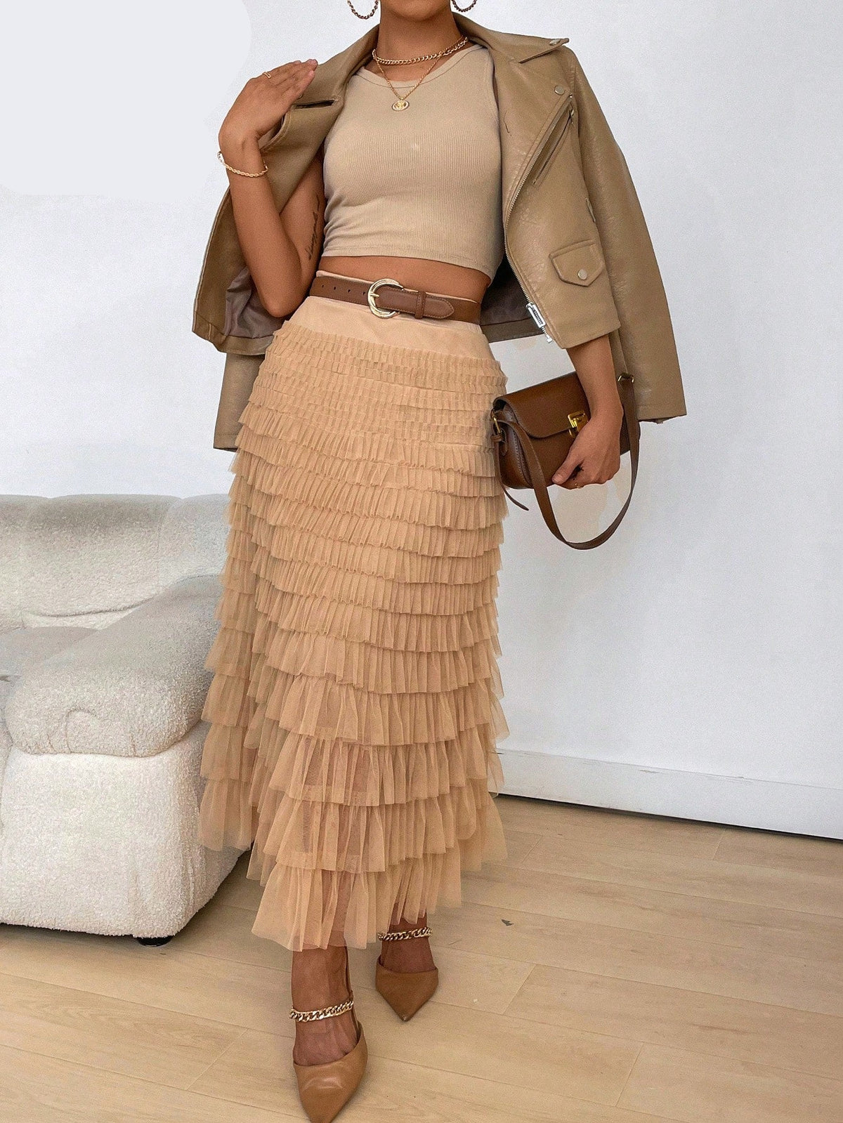 Saia Feminina Midi em Tule com Cintura Elástica e Volume Leve