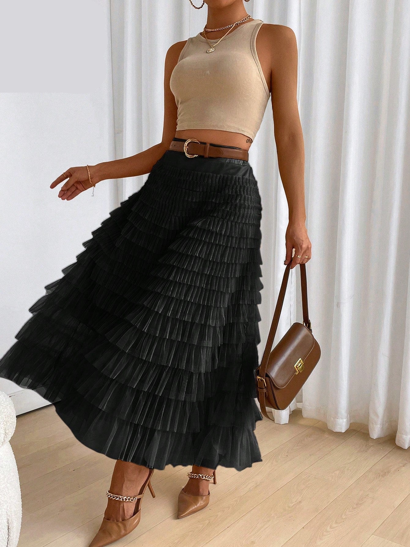 Saia Feminina Midi em Tule com Cintura Elástica e Volume Leve