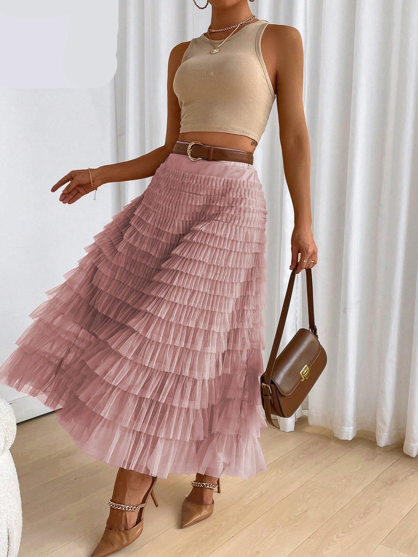 Saia Feminina Midi em Tule com Cintura Elástica e Volume Leve