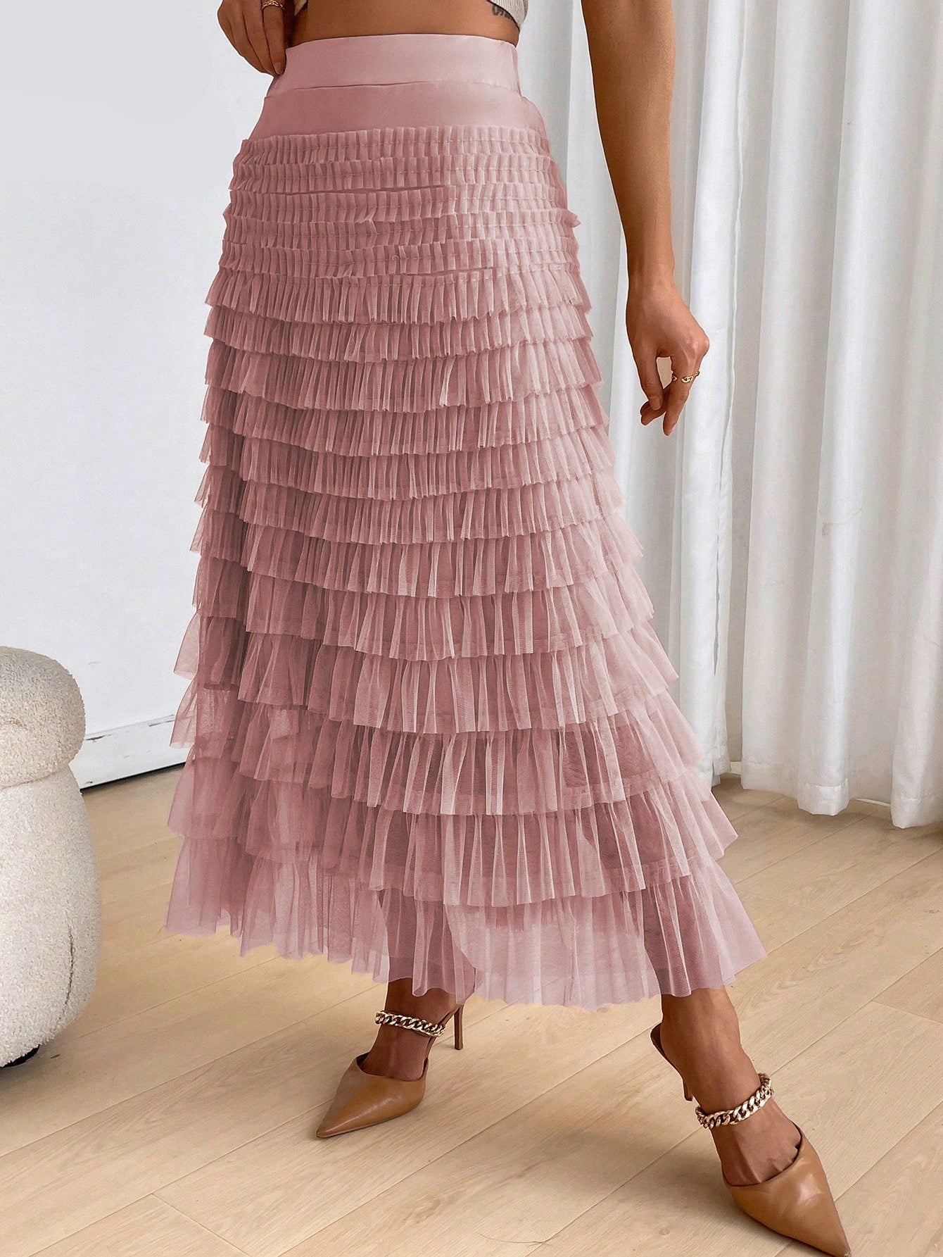 Saia Feminina Midi em Tule com Cintura Elástica e Volume Leve