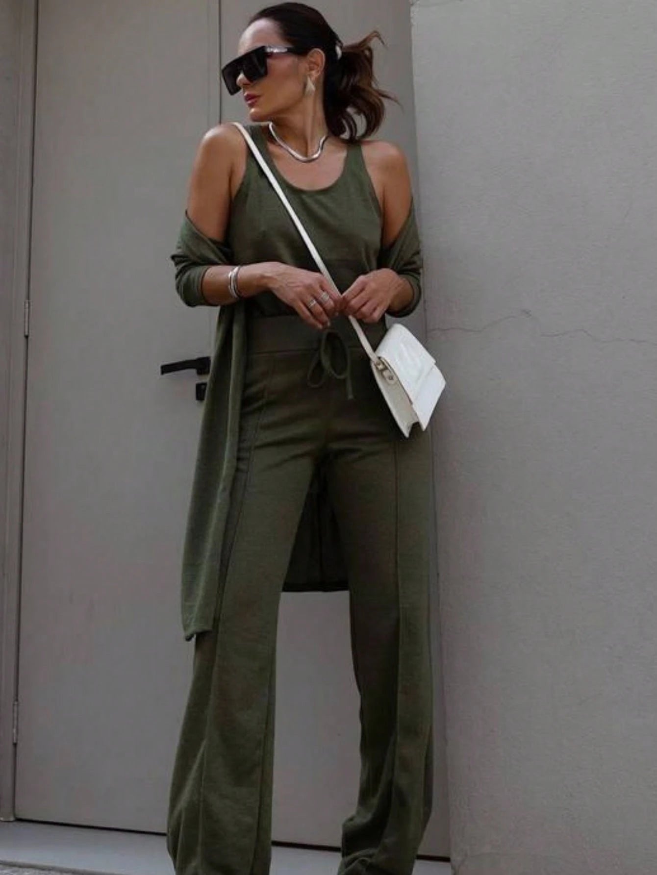 Conjunto Feminino 3 Peças Lãnzinha Origem Importado Calca Blusinha Regatinha e Cardigan Manga Longa
