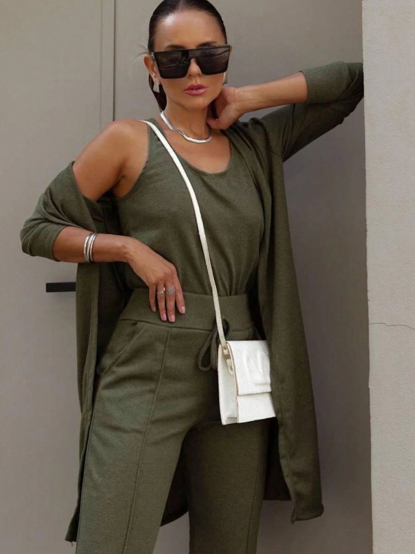 Conjunto Feminino 3 Peças Lãnzinha Origem Importado Calca Blusinha Regatinha e Cardigan Manga Longa