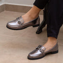 Vendedor Indicado
Mocassim Feminino Prata Velho Metalizado Sola Tratorada Baixa Clássico Atemporal Casual Loafer Sapatilha