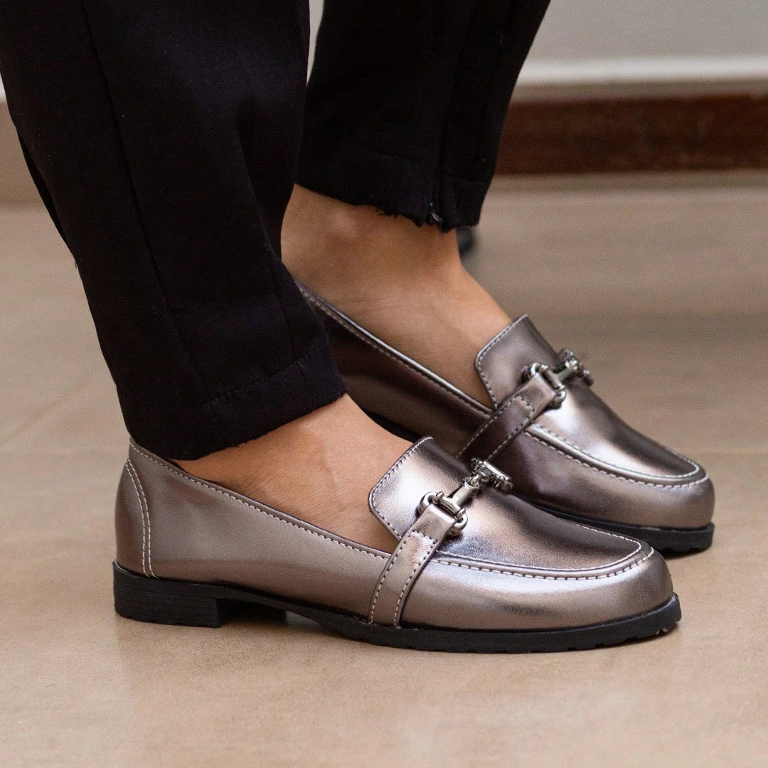 Vendedor Indicado
Mocassim Feminino Prata Velho Metalizado Sola Tratorada Baixa Clássico Atemporal Casual Loafer Sapatilha