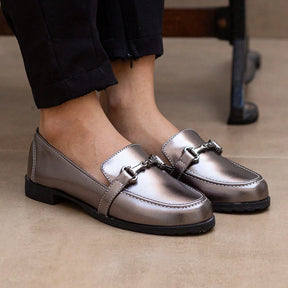 Vendedor Indicado
Mocassim Feminino Prata Velho Metalizado Sola Tratorada Baixa Clássico Atemporal Casual Loafer Sapatilha