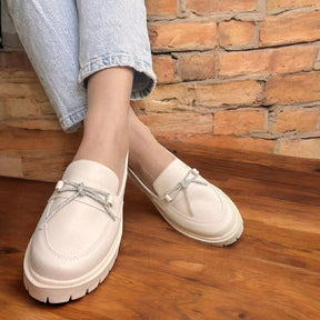 Mocassim Tratorado Feminino com Laço de Strass – Conforto com Elegância