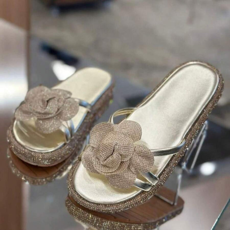 Papete Feminina Flatform Detalhe em Flor