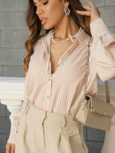 Camisa Manga Longa Feminina Listrada com Botões Solta em Tecido Crepe Premium sem Bolso Tendencia Casual Elegânte