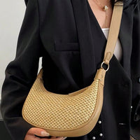 Bolsa Baguete Feminina Meia Lua com Alça Curta e Transversal – Tendência e Praticidade