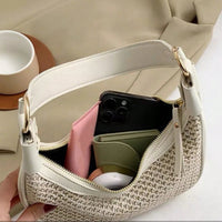 Bolsa Baguete Feminina Meia Lua com Alça Curta e Transversal – Tendência e Praticidade