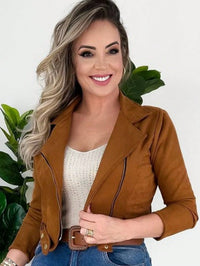 Jaqueta Feminina em Suede Camurça – Elegância e Conforto para os Dias Frios