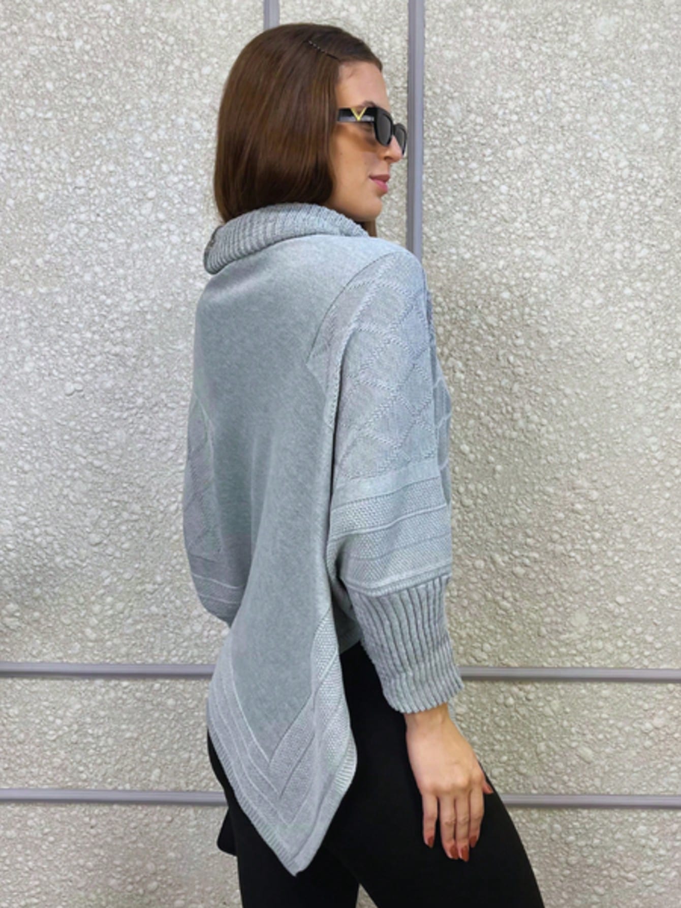 Vendedor IndicadoPoncho Feminino Bico Mousse Tricot Liso Gola Alta Casaco Lã Inverno