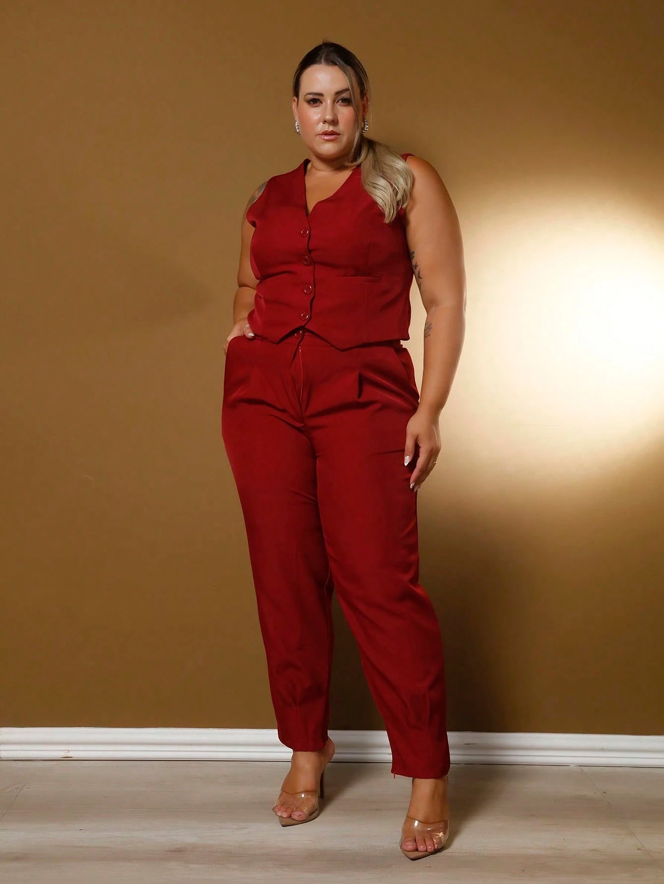 Vendedor Indicado
Conjunto De Alfaiataria Feminino Colete + Calça Moda Casual/Social Plus