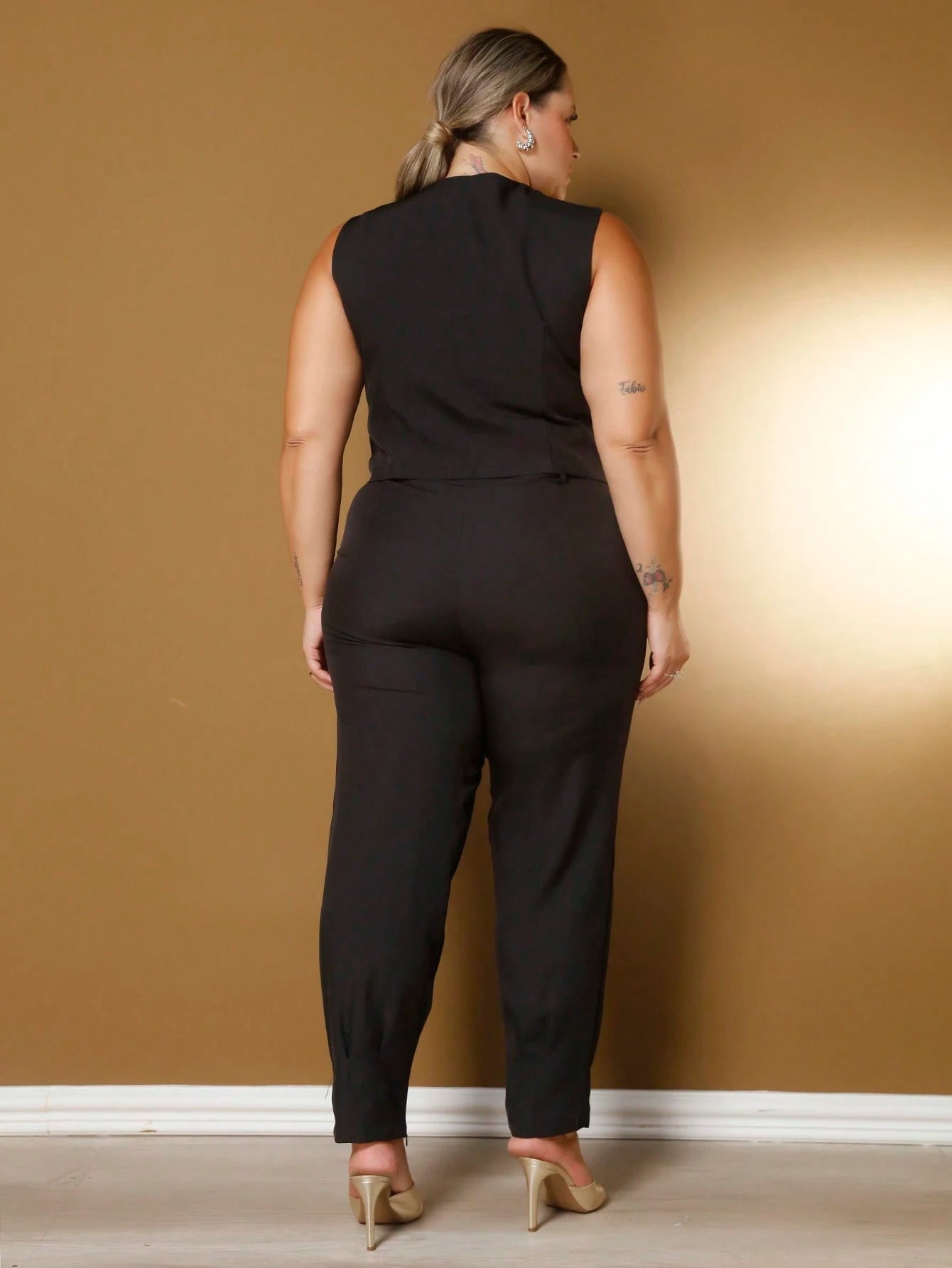 Vendedor Indicado
Conjunto De Alfaiataria Feminino Colete + Calça Moda Casual/Social Plus