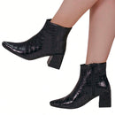  Bota Feminina Bico Fino Cano Curto Textura Croco 