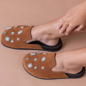 Clog Sapato Feminino Mule Babuche Camurça Com Detalhes Prata Estilo Conforto Elegância Anatômico Sandália