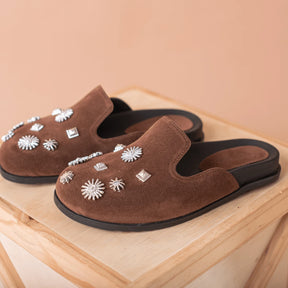 Clog Sapato Feminino Mule Babuche Camurça Com Detalhes Prata Estilo Conforto Elegância Anatômico Sandália