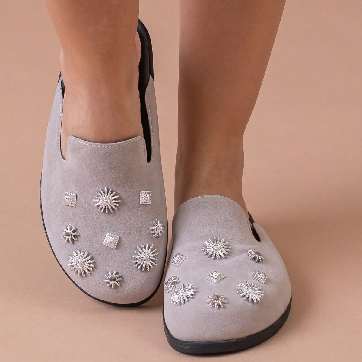Clog Sapato Feminino Mule Babuche Camurça Com Detalhes Prata Estilo Conforto Elegância Anatômico Sandália