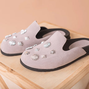 Clog Sapato Feminino Mule Babuche Camurça Com Detalhes Prata Estilo Conforto Elegância Anatômico Sandália