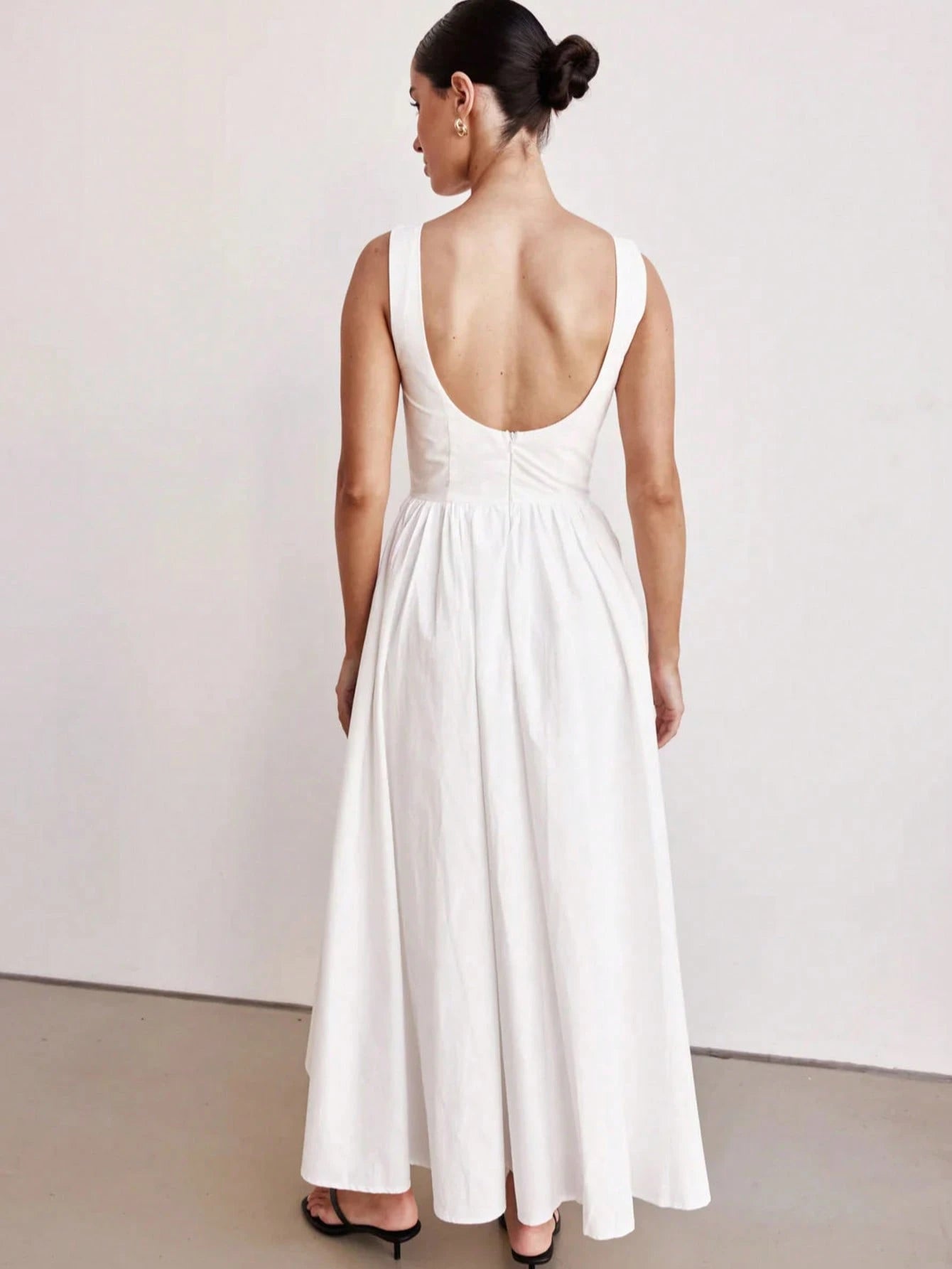 Vestido Longo Feminino Slim com Costas Nuas – Decote Redondo, Sofisticado e Confortável 