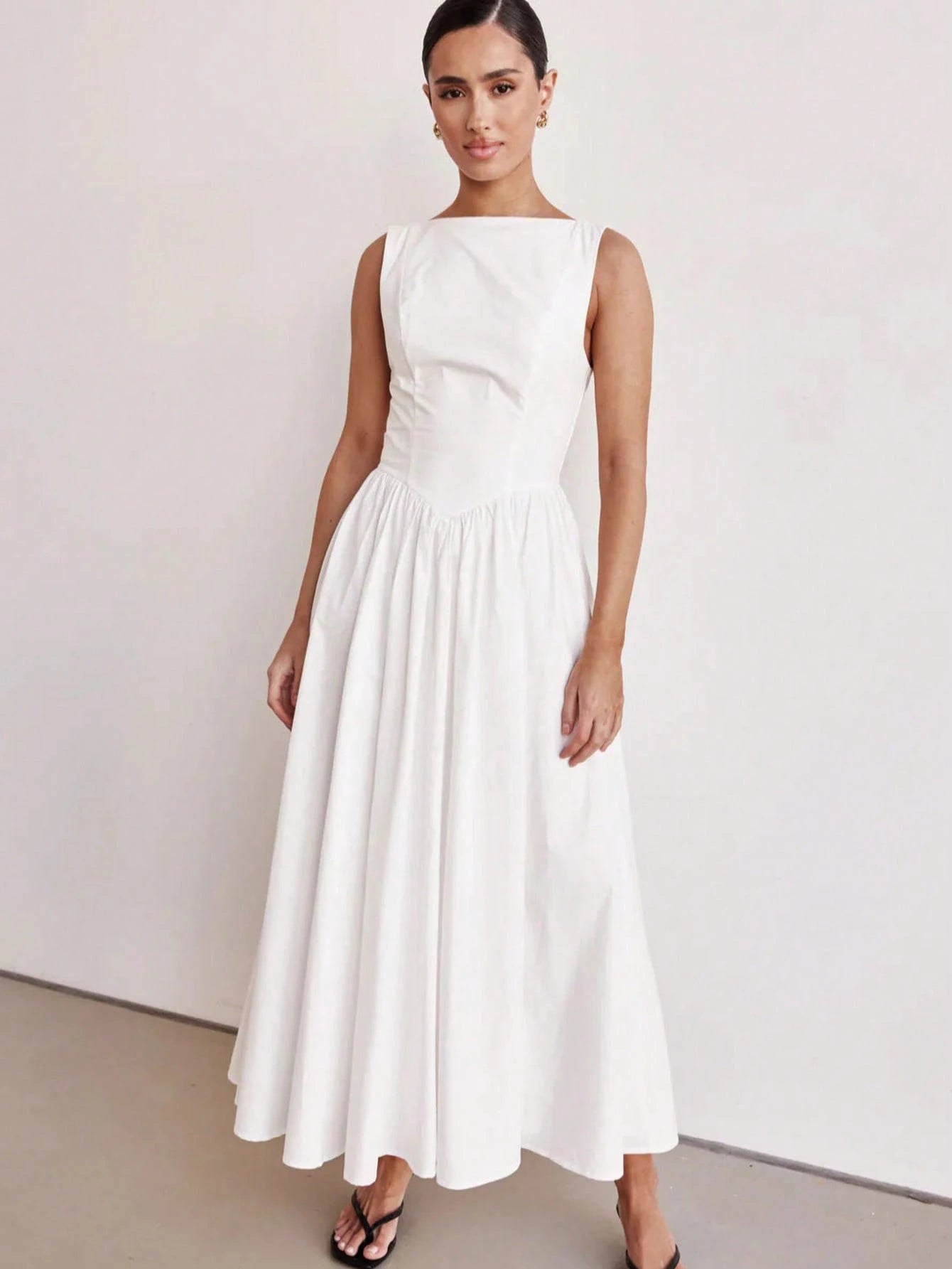 Vestido Longo Feminino Slim com Costas Nuas – Decote Redondo, Sofisticado e Confortável 