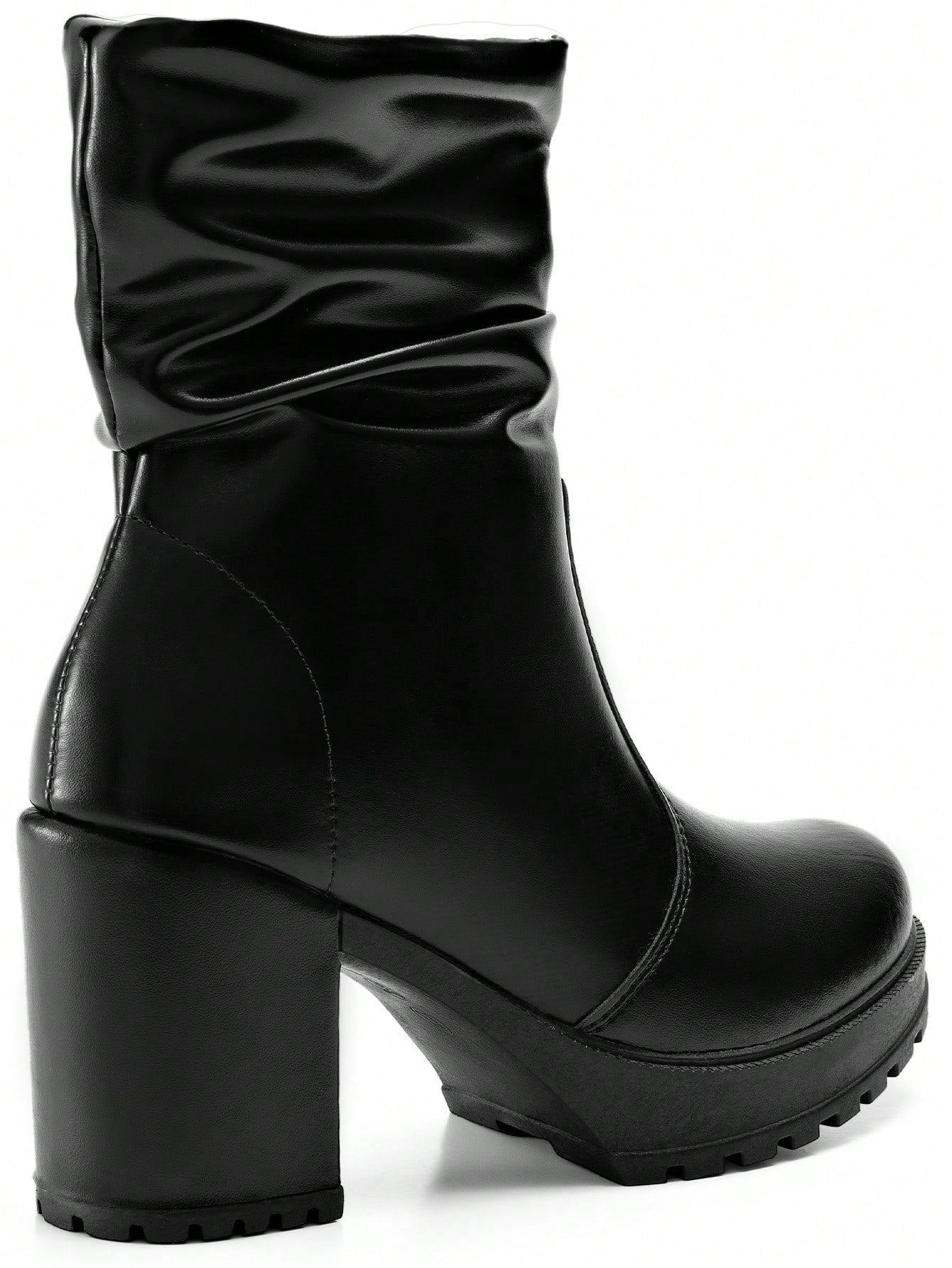 Bota Tratorada Feminina Cano Curto Enrugada | Looks Cheios de Estilo
