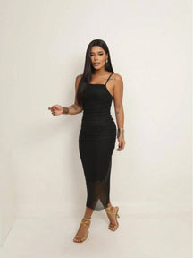 Vestido Midi Feminino de Tule com Alcinhas – Leve, Romântico e Elegante
