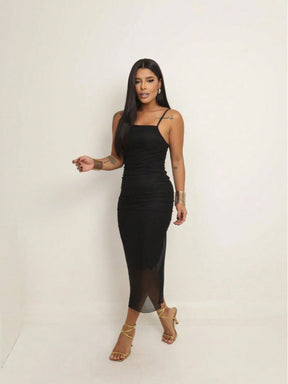 Vestido Midi Feminino de Tule com Alcinhas – Leve, Romântico e Elegante
