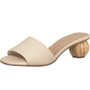 Tamanco Feminino Salto Redondo de Madeira Tira Larga Texturizada Palha