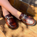 Mocassim Feminino Clássico Confortável com Detalhe Em ABS e Textura Croco