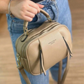 Bolsa Crossbody Média Feminina com Alça Ajustável – Estilo, Versatilidade e Praticidade no Seu Dia a Dia