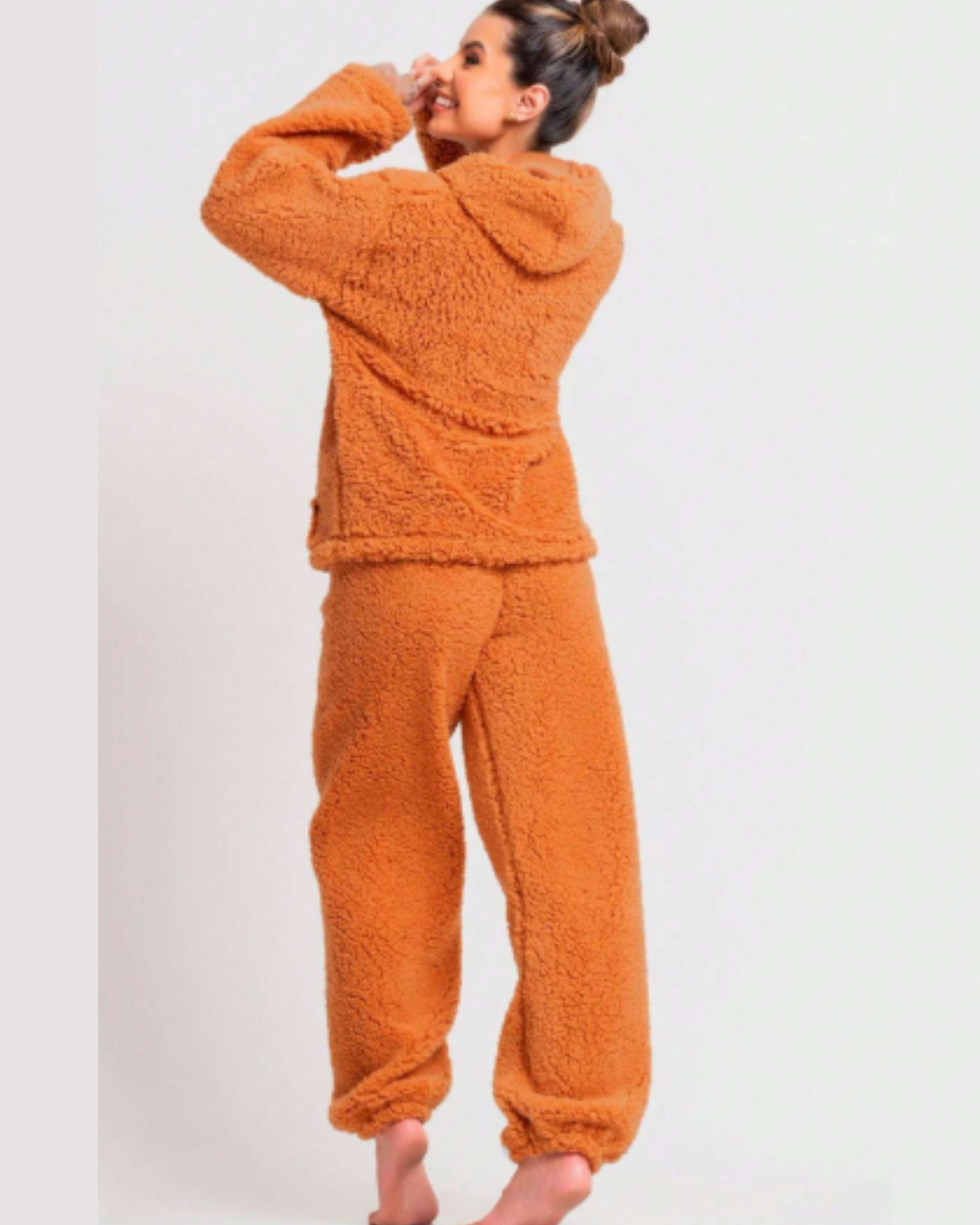 Pijama Feminino Inverno Teddy Flanelado | Capuz, Bolso e Conforto Total