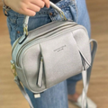 Bolsa Crossbody Média Feminina com Alça Ajustável – Estilo, Versatilidade e Praticidade no Seu Dia a Dia
