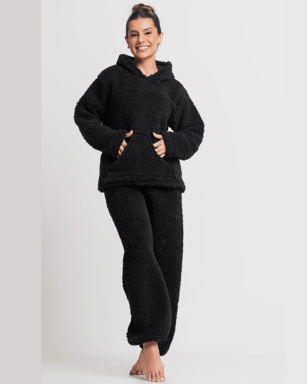 Pijama Feminino Inverno Teddy Flanelado | Capuz, Bolso e Conforto Total