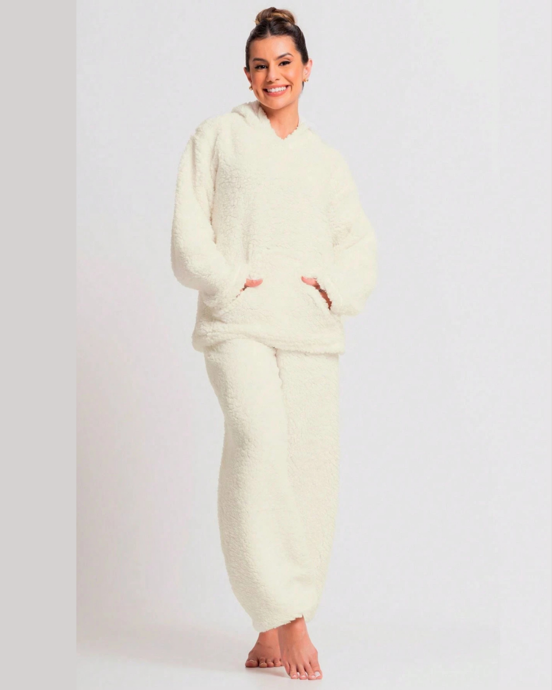 Pijama Feminino Inverno Teddy Flanelado | Capuz, Bolso e Conforto Total
