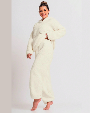 Pijama Feminino Inverno Teddy Flanelado | Capuz, Bolso e Conforto Total