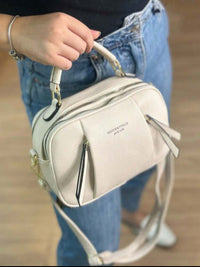 Bolsa Crossbody Média Feminina com Alça Ajustável – Estilo, Versatilidade e Praticidade no Seu Dia a Dia