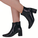  Bota Feminina Bico Fino Cano Curto Textura Croco 