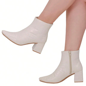  Bota Feminina Bico Fino Cano Curto Textura Croco 